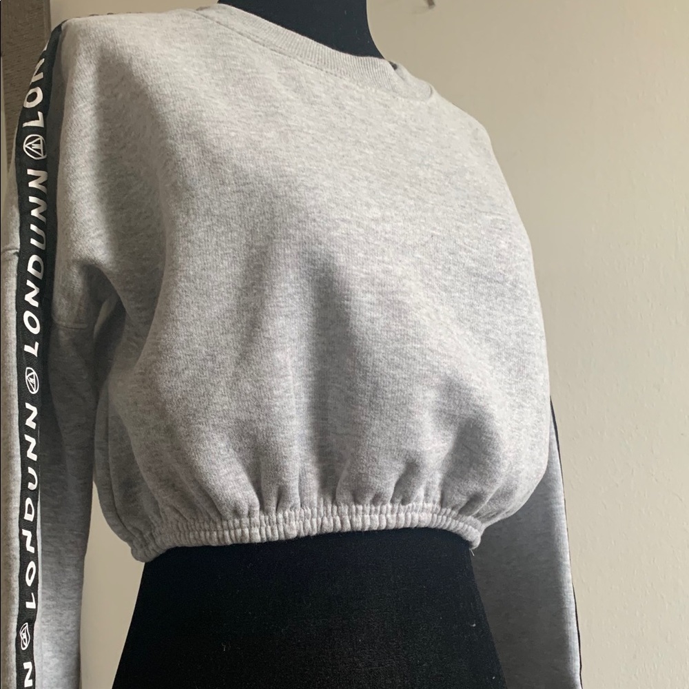 NWT Londunn + Missguided Grey Cropped Sweatshirt